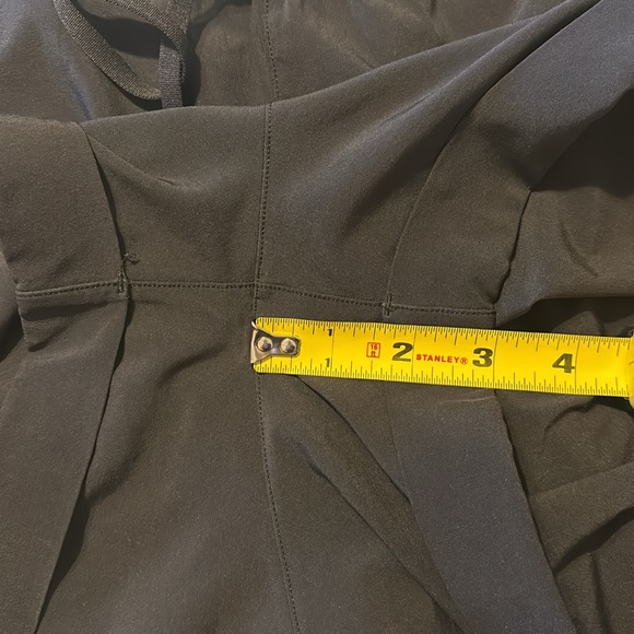 Lululemon Spring Break Away 4 Way Stretch 3” Shorts Size 12 - Picture 6 of 6